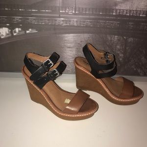 Women’s 5.5 Brown and Black Wedges